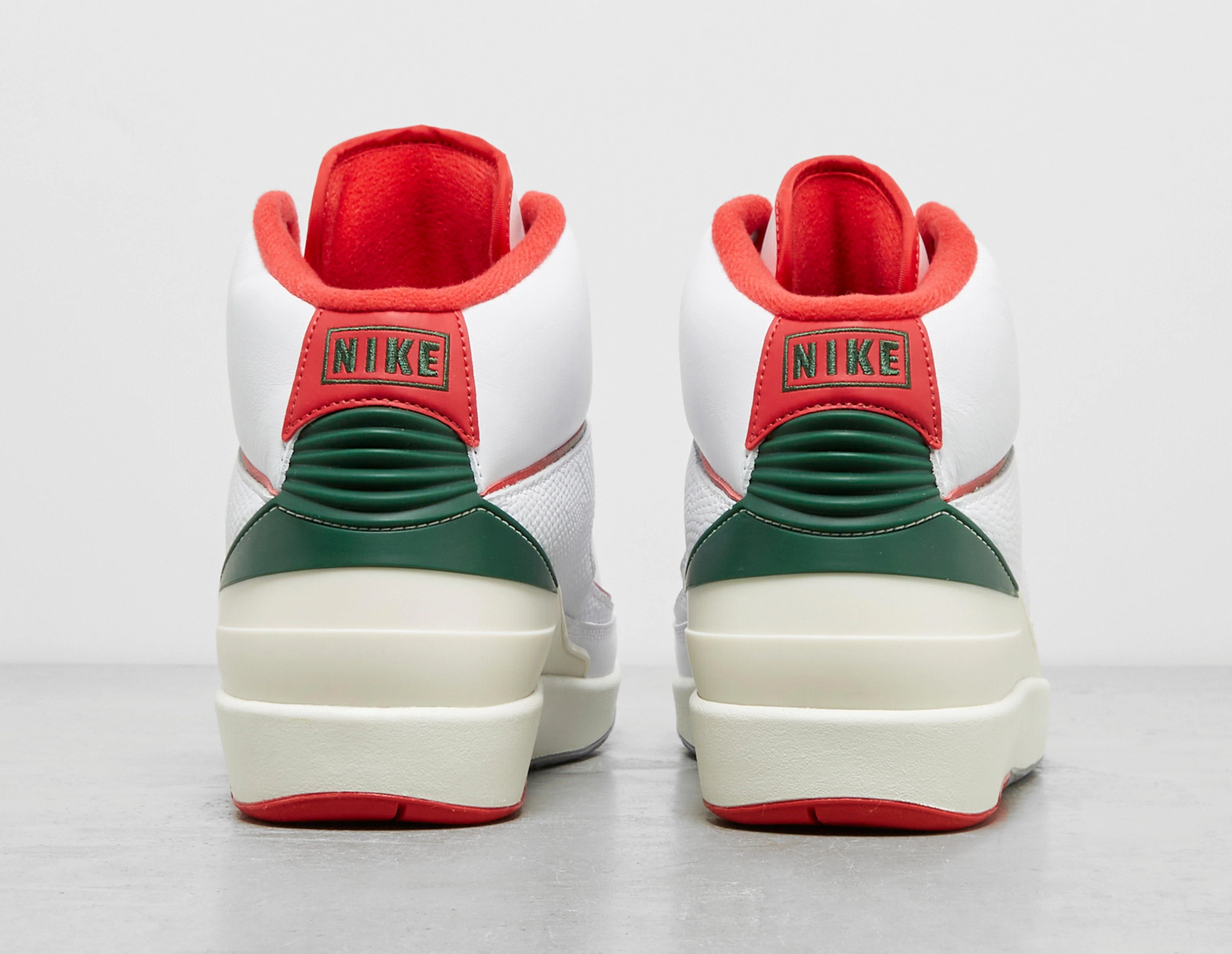 Air 2 Retro - Image 3