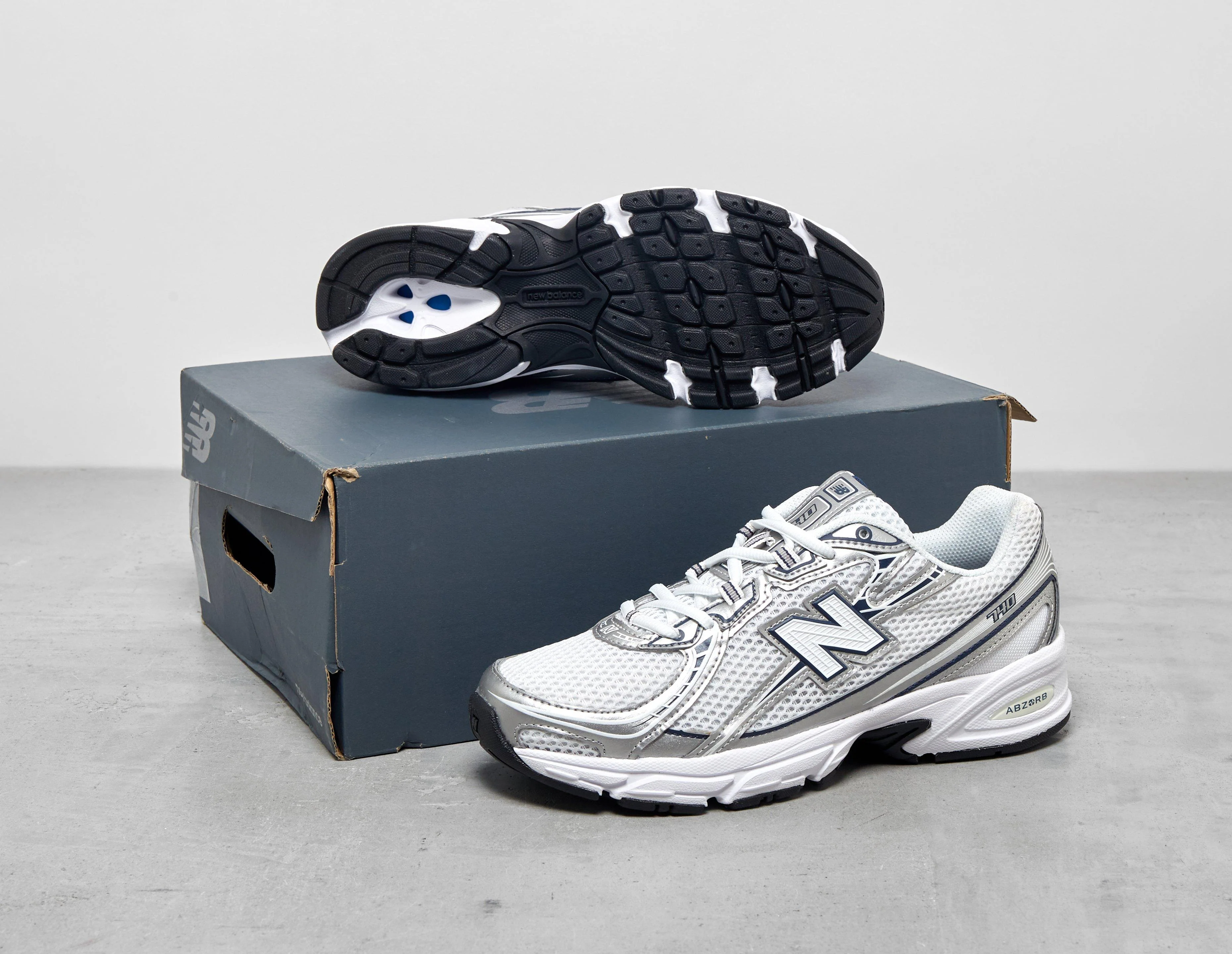 740 Women's - Image 5